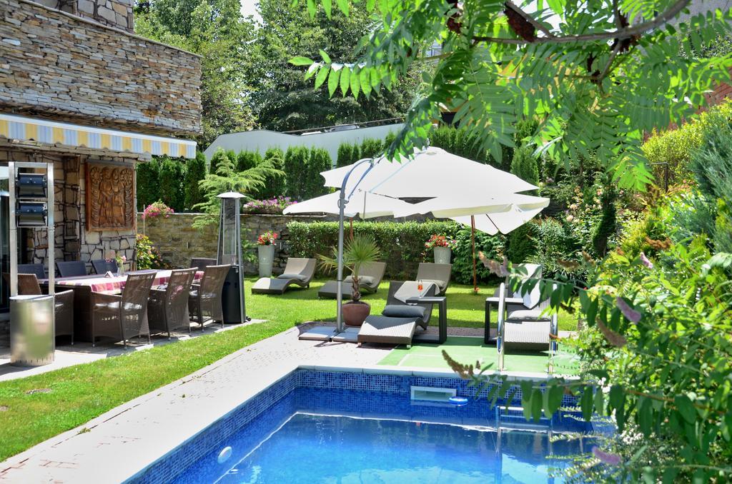 Villa Vuchev ヴェリングラード エクステリア 写真